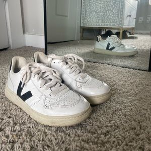 Veja V-12 Women’s Sneakers